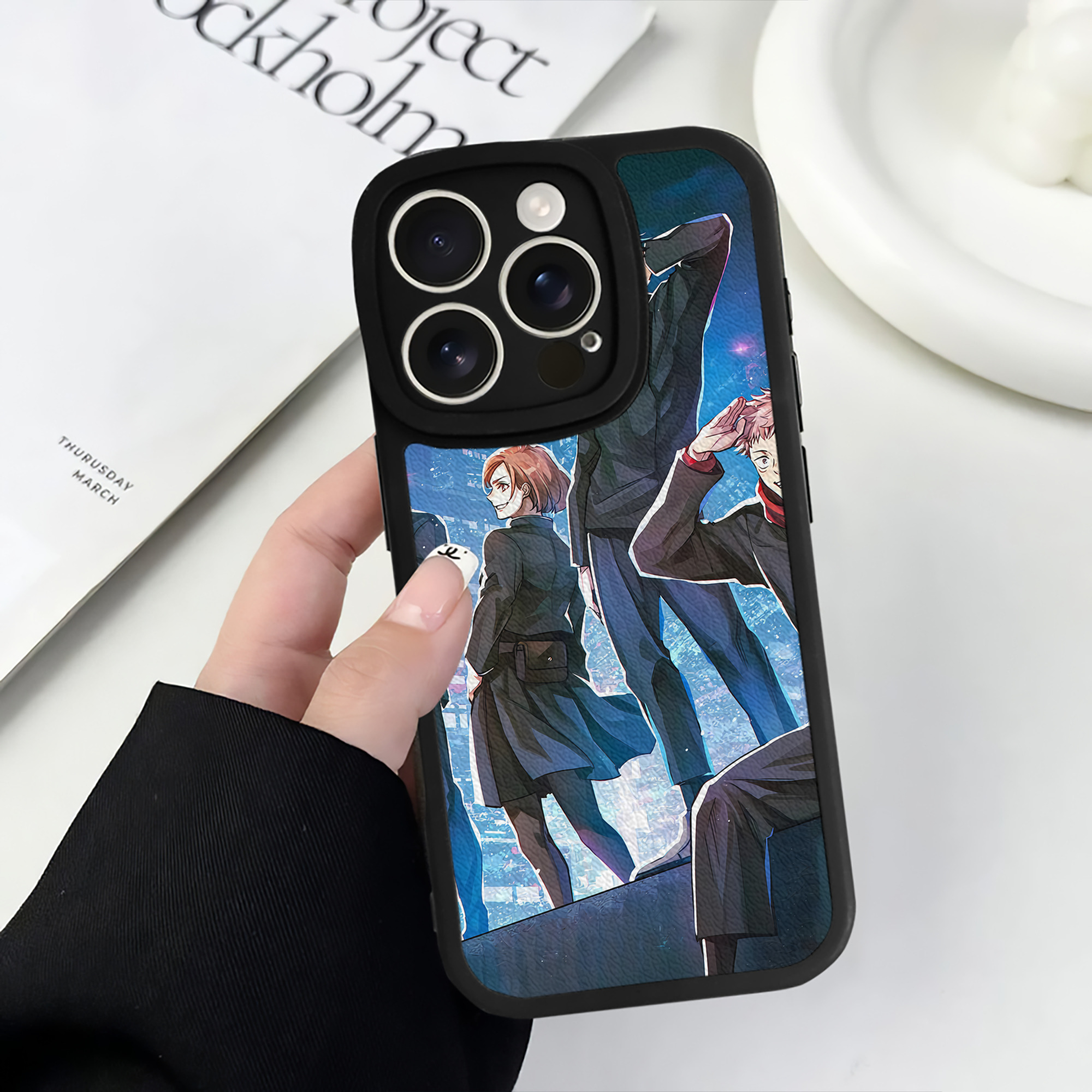 （画像用） 呪術廻戦 Jujutsu Kaisen 【iPhone 16シリーズ対応】シリコンスマホケース（レザー調） 材質：シリコン